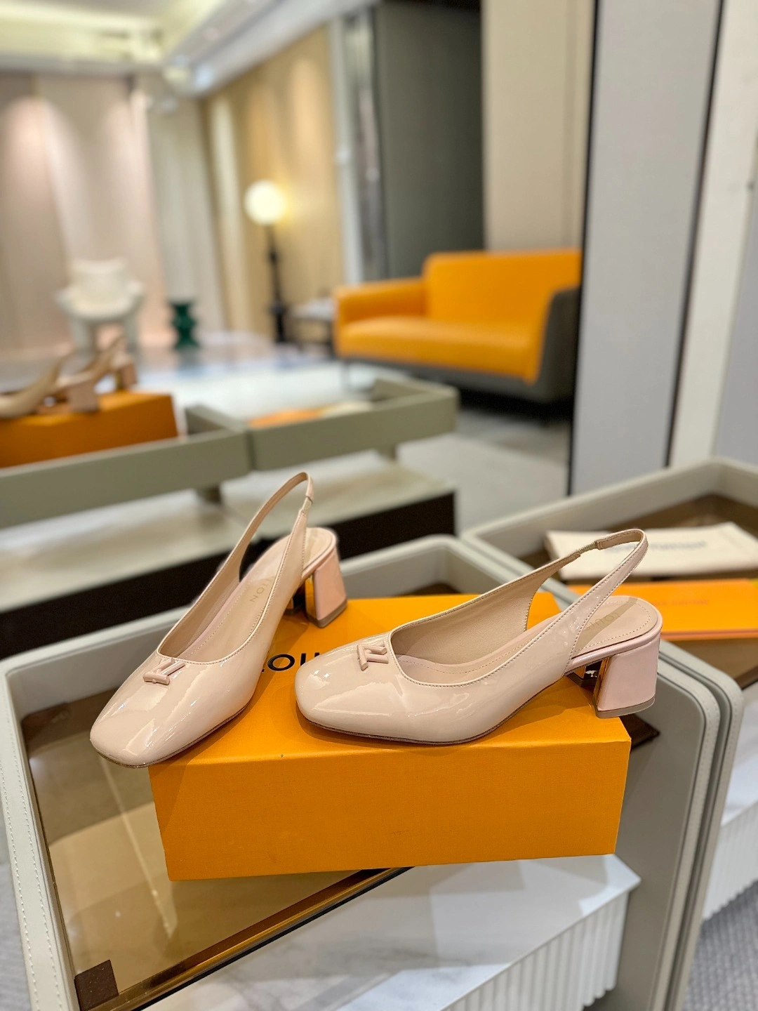 COCO-- 8V 1AGUF4 Calfskin goatskin Heel height：5.5CM item:E-X158D4124